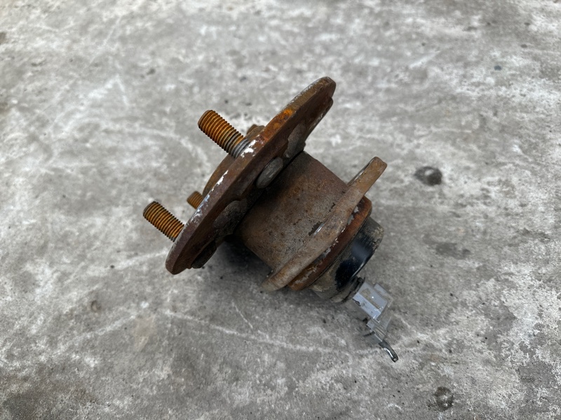 Ступица задняя COROLLA 150 06-13