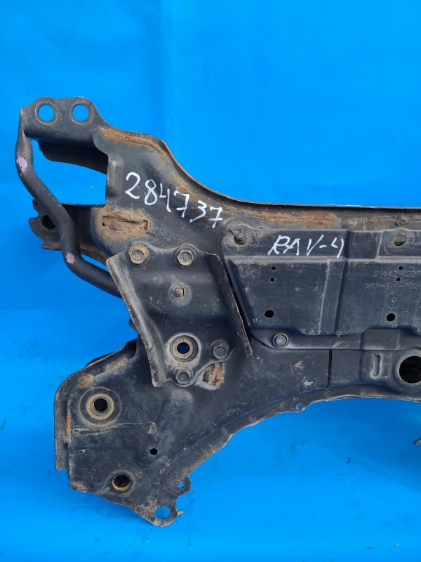 Балка передней подвески RAV4 05-12