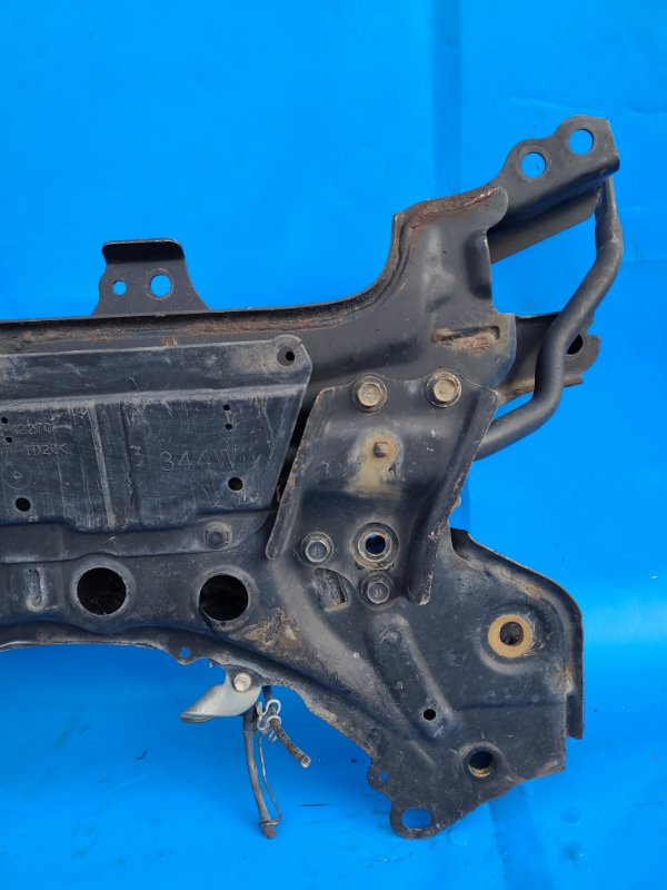 Балка передней подвески TOYOTA RAV4 05-12