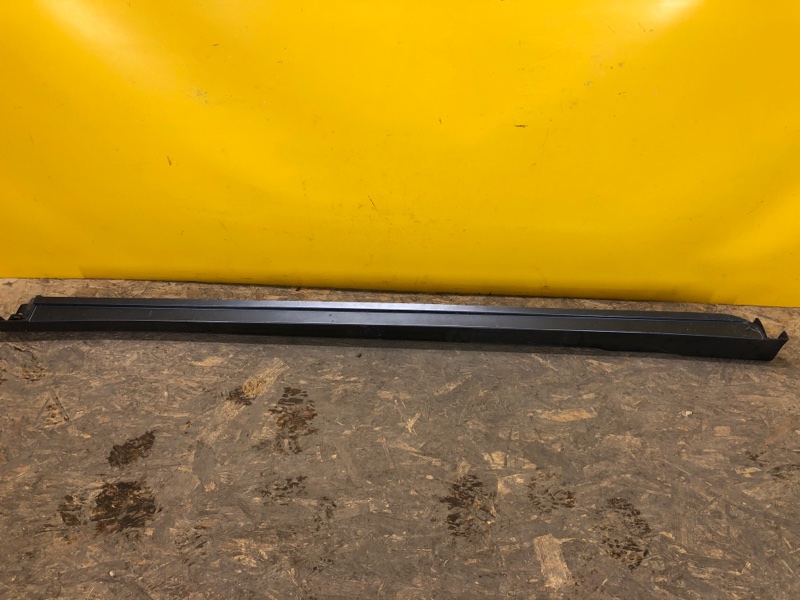 Накладка порога наружная левая HYUNDAI KONA OS 17-23 87753-K4000 Б/У