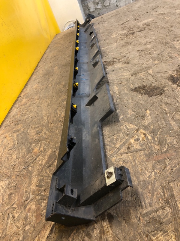 Накладка порога наружная правая HYUNDAI KONA OS 17-23