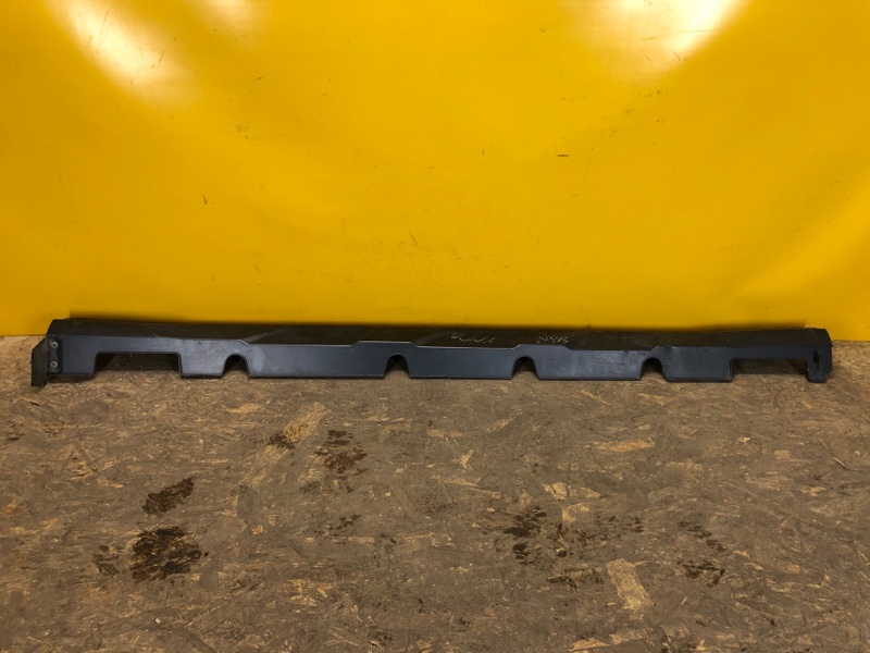 Накладка порога наружная правая HYUNDAI KONA OS 17-23 87752-J9500 Б/У