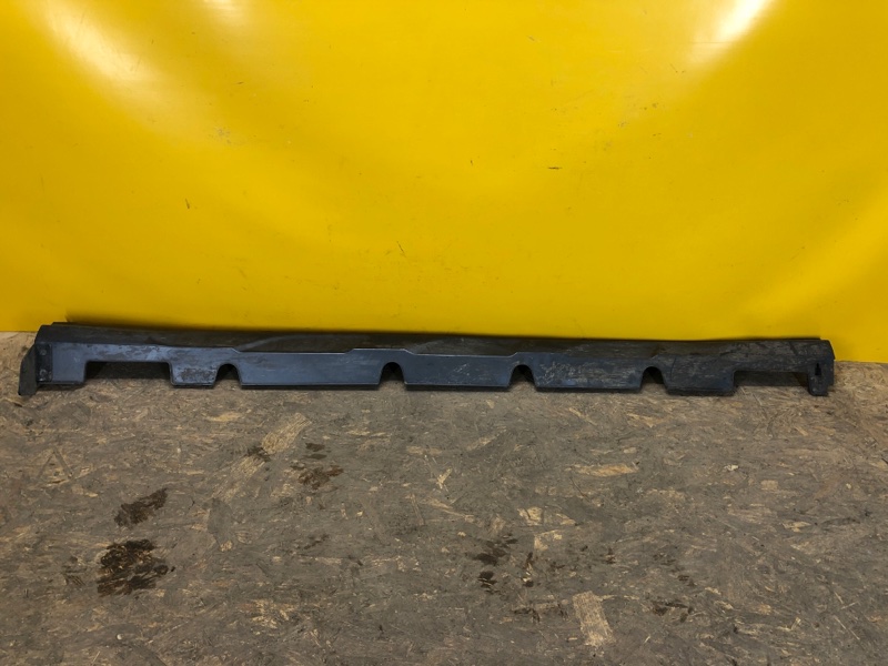 Накладка порога наружная правая HYUNDAI KONA OS 17-23 87752-J9500 Б/У