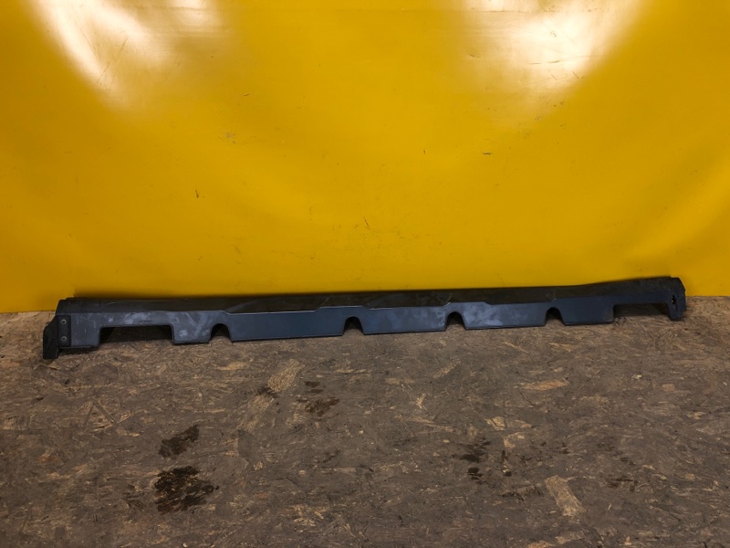 Накладка порога наружная правая HYUNDAI KONA OS 17-23 87752-J9500 Б/У