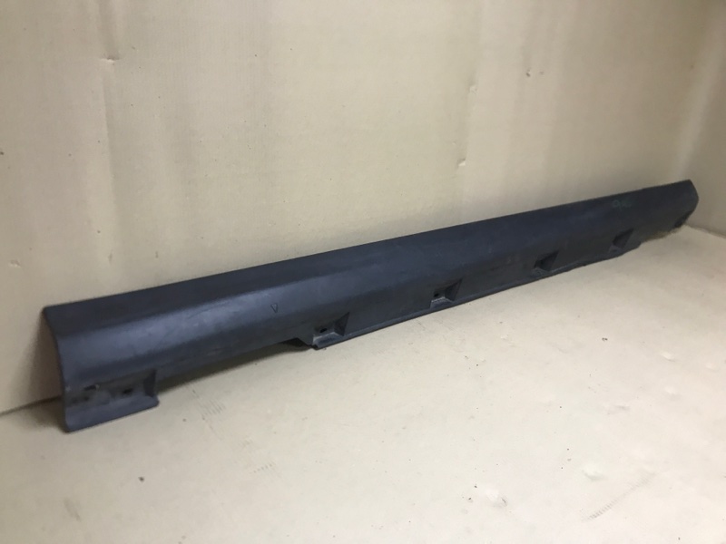 Накладка порога наружная правая FORD FOCUS 10-18 2018 MK3 2.0 C20HDEX CP9Z-5810176-B Б/У