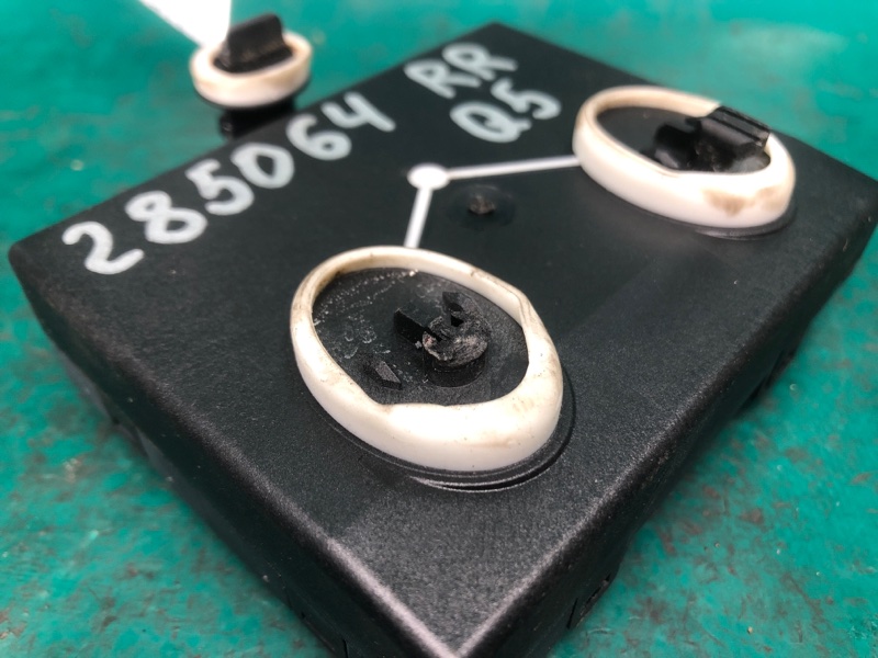 Блок управления дверей задний правый AUDI Q5 08-16 CAEB 2.0T Блок управления дверей задний правый AUDI Q5 08-16 CAEB 2.0T