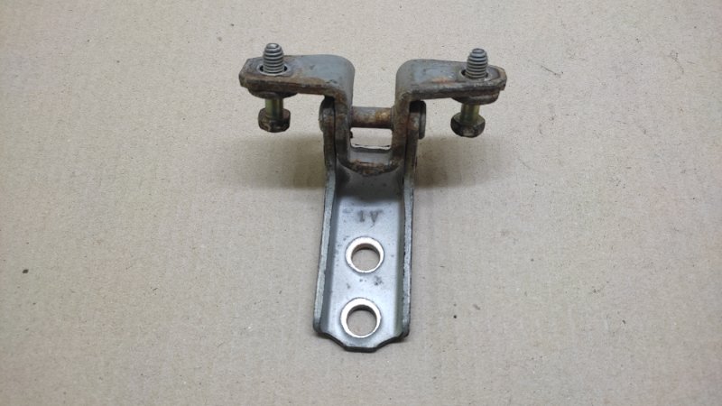 Петля двери нижняя передняя левая LANCER 4/5/6/7/8 88-02