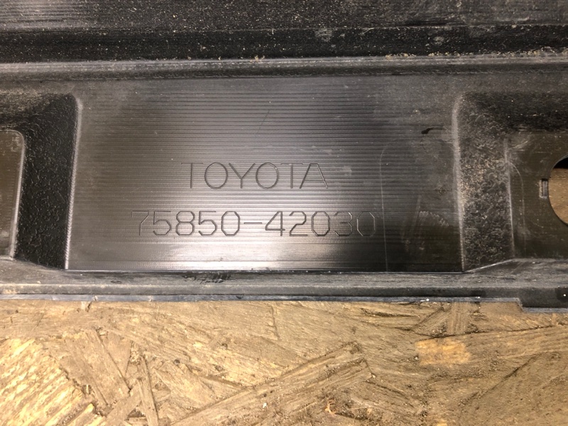 Накладка порога наружная правая RAV4 18-