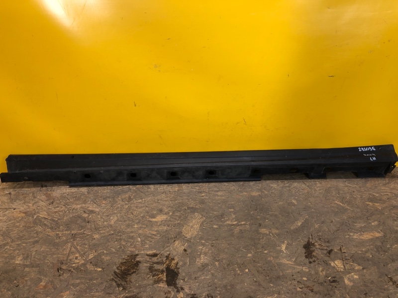 Накладка порога наружная левая TOYOTA RAV4 18- 75860-42030 Б/У