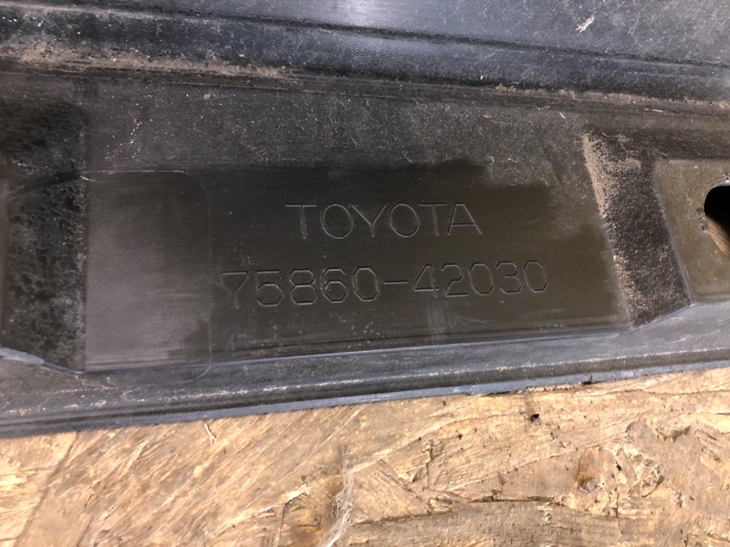 Накладка порога наружная левая RAV4 18-