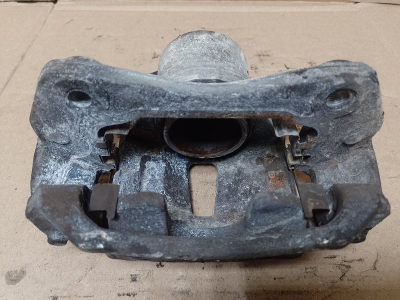 Суппорт тормозной передний правый I30 FD 07-12 Суппорт тормозной передний правый I30 FD 07-12