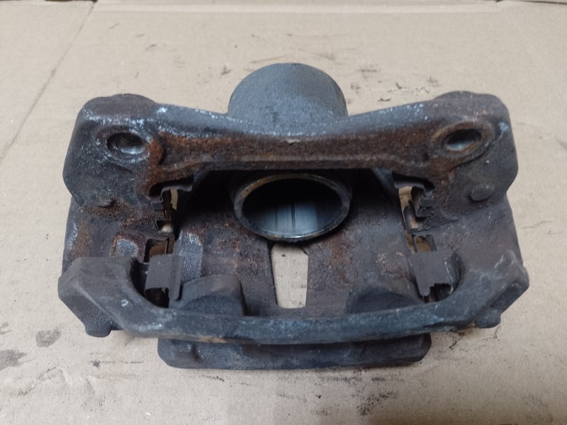 Суппорт тормозной передний правый I30 FD 07-12 Суппорт тормозной передний правый I30 FD 07-12