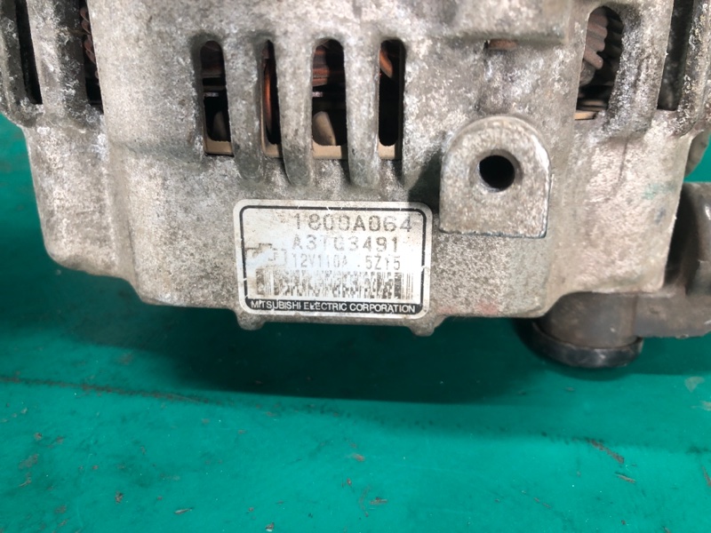 Генератор OUTLANDER 03-07 Внедорожник 2.4