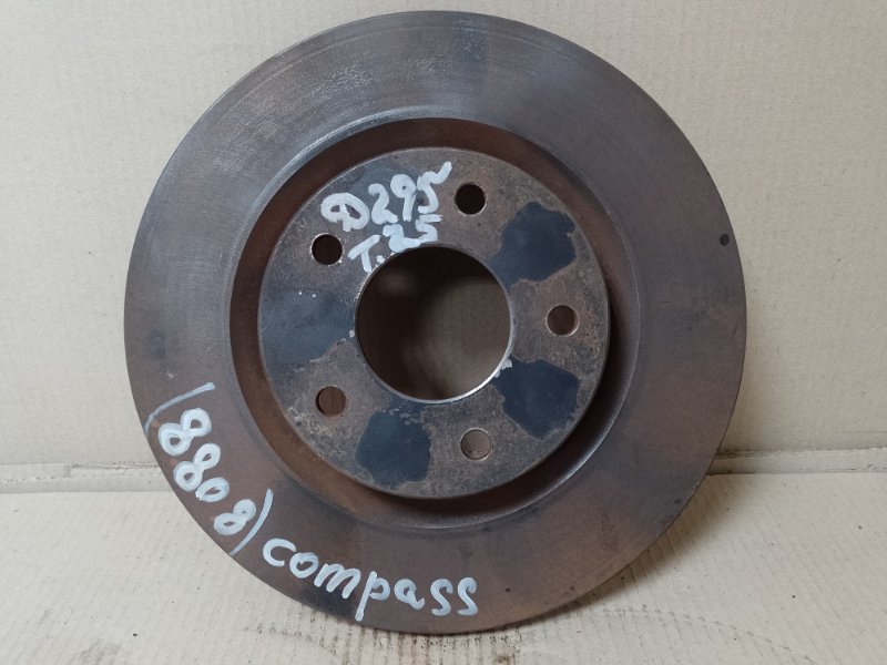 Запчасть тормозной диск передний JEEP COMPASS 06-16 2013 MK49 2.4 ED3 5105514AA Б/У Тормозной диск передний JEEP COMPASS 06-16 2013 MK49 2.4 ED3 5105514AA Б/У