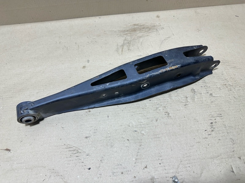 Рычаг задней подвески поперечный нижний задний SUBARU FORESTER SH 07-12