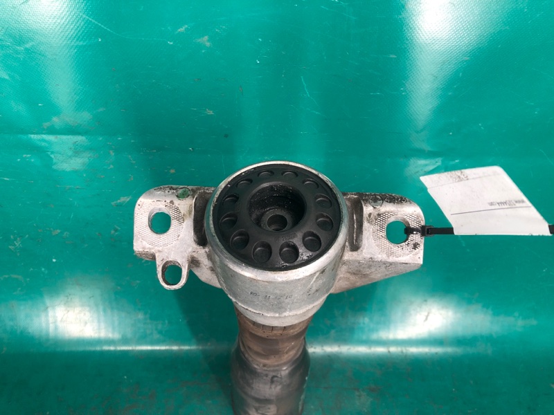 Опора амортизатора задняя правая AUDI Q5 08-16 CAEB 2.0T