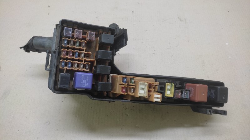 Блок предохранителей моторный отсек TOYOTA AVALON 99-05 2000 3.0 1MZFE 82720-07020 Б/У