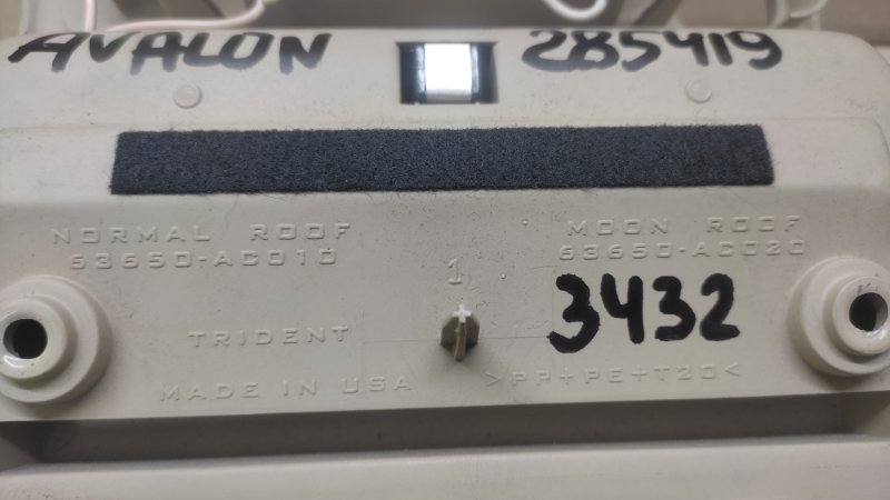 Плафон салона AVALON 99-05 2000 3.0 1MZFE
