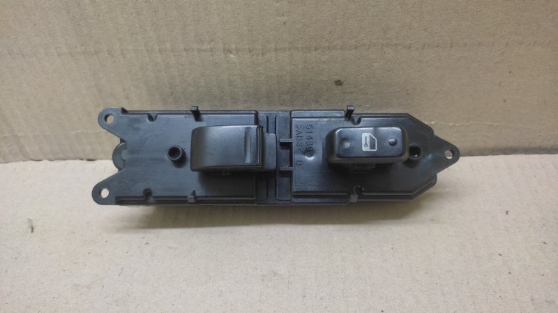 Кнопка стеклоподъемника передняя правая TOYOTA AVALON 99-05 2000 3.0 1MZFE 84030-AC010 Б/У