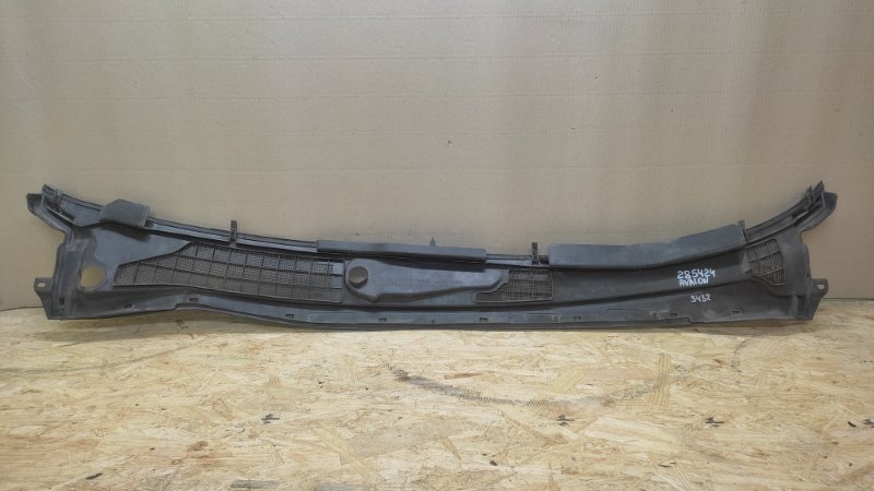 Пластик под лобовое стекло / Жабо AVALON 99-05 2000 3.0 1MZFE