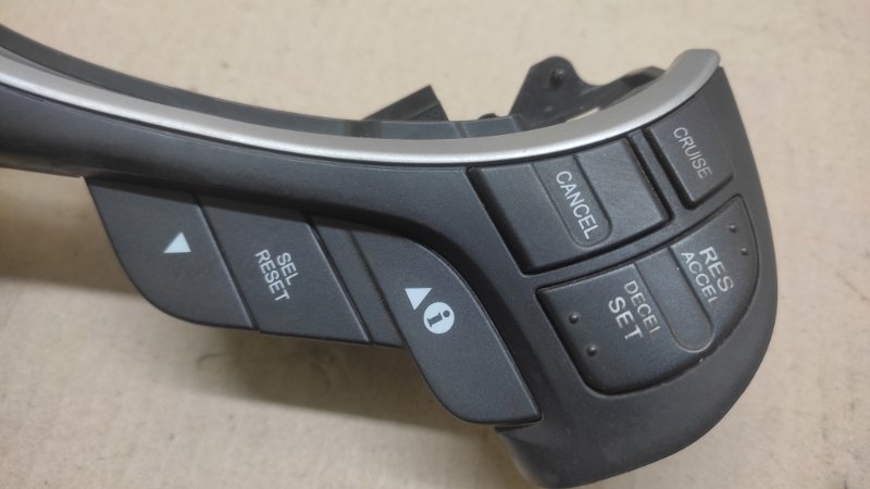 Кнопки на руль правые RDX 12-19 2017 TB4 3.5 J35Z2 Кнопки на руль правые RDX 12-19 2017 TB4 3.5 J35Z2