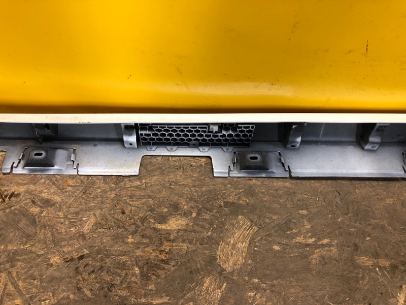 Накладка порога наружная правая CIVIC FC/FK 15-