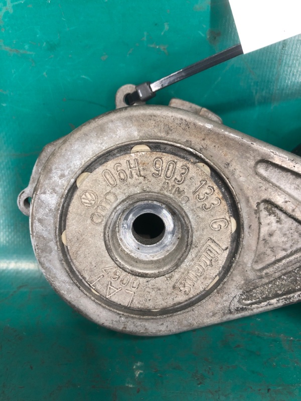 Натяжитель ремня генератора AUDI Q5 08-16 CAEB 2.0T Натяжитель ремня генератора AUDI Q5 08-16 CAEB 2.0T