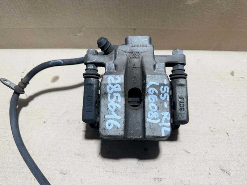 Суппорт тормозной задний левый TOYOTA CAMRY 55 14-17 2015 2.5 2ARFE 47850-06110 Б/У