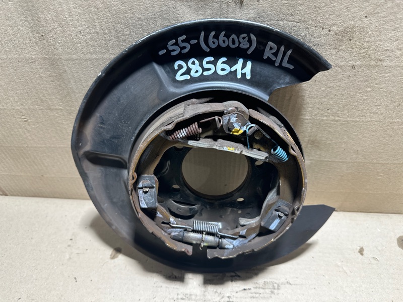 Тормозной механизм левый CAMRY 55 14-17 2015 2.5 2ARFE Тормозной механизм левый CAMRY 55 14-17 2015 2.5 2ARFE