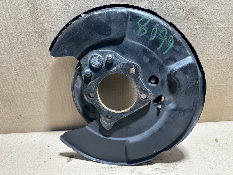 Тормозной механизм левый CAMRY 55 14-17 2015 2.5 2ARFE Тормозной механизм левый CAMRY 55 14-17 2015 2.5 2ARFE