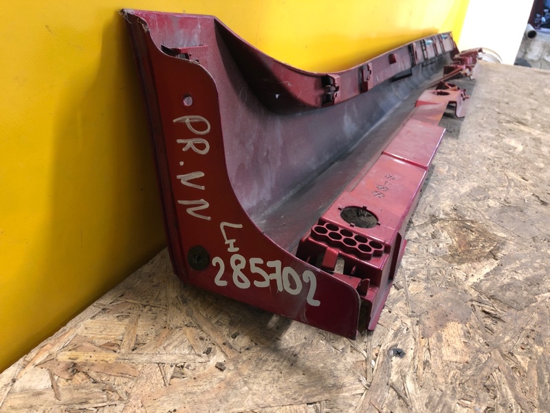 Накладка порога наружная левая PRIUS 16- Накладка порога наружная левая PRIUS 16-