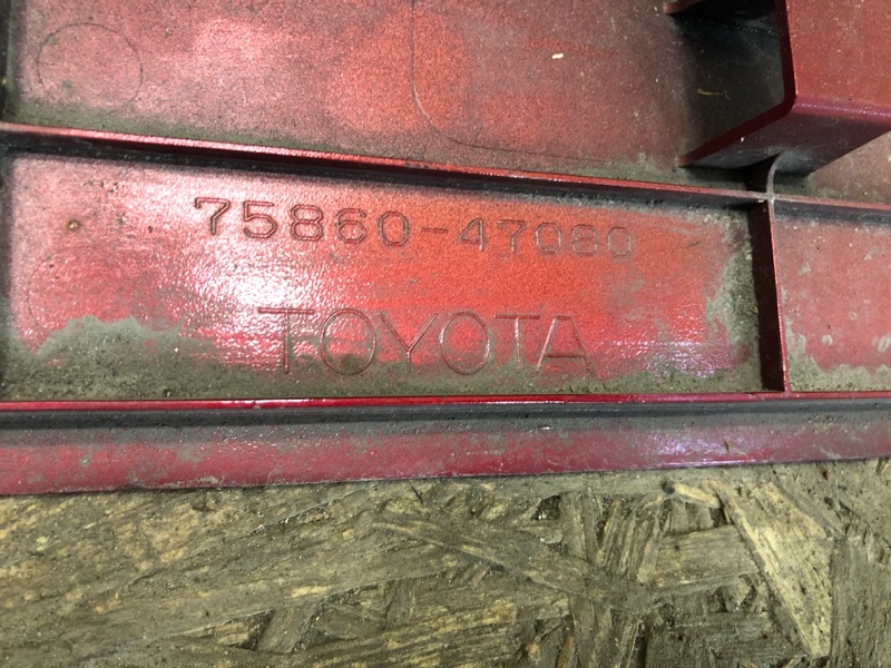 Накладка порога наружная левая PRIUS 16- Накладка порога наружная левая PRIUS 16-