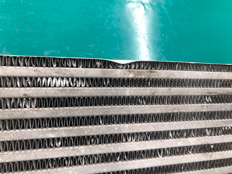 Радиатор интеркулера Q5 08-16 2011 CAEB 2.0T Радиатор интеркулера Q5 08-16 2011 CAEB 2.0T