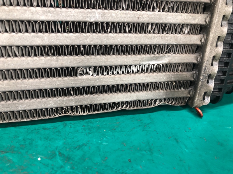 Радиатор интеркулера Q5 08-16 2011 CAEB 2.0T Радиатор интеркулера Q5 08-16 2011 CAEB 2.0T