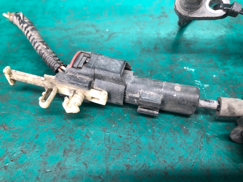 Датчик ABS задний правый FORD FUSION 14- 2.5L