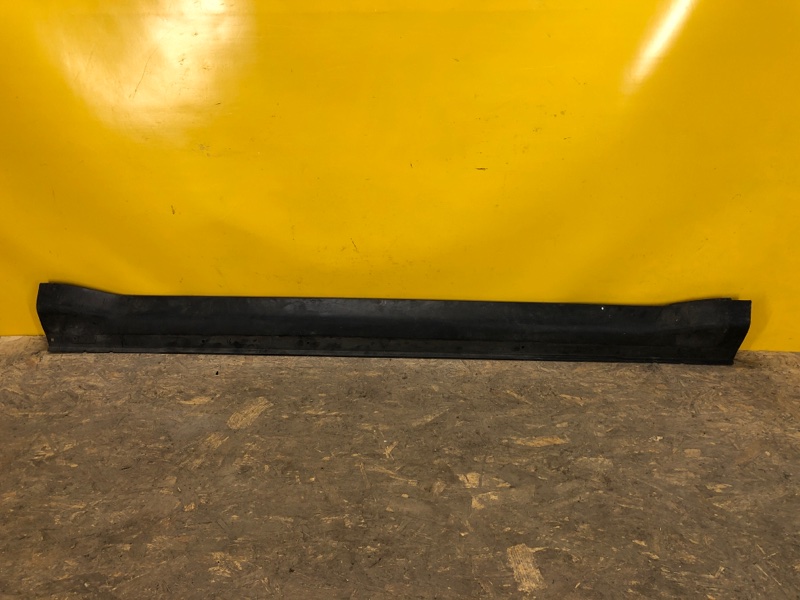 Накладка порога наружная левая MITSUBISHI OUTLANDER XL 05-13 6512A025 Б/У