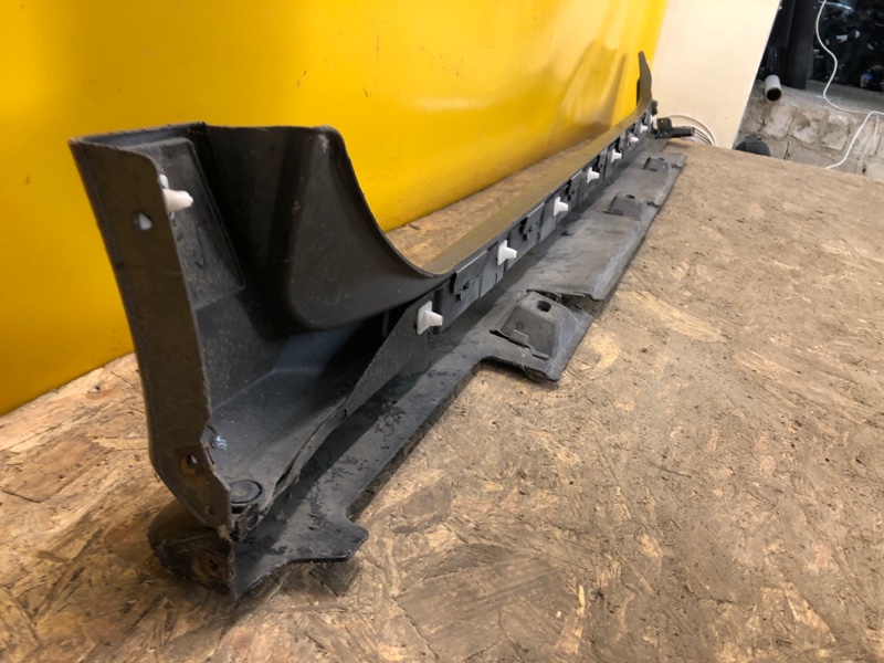 Накладка порога наружная правая CIVIC FC/FK 15-