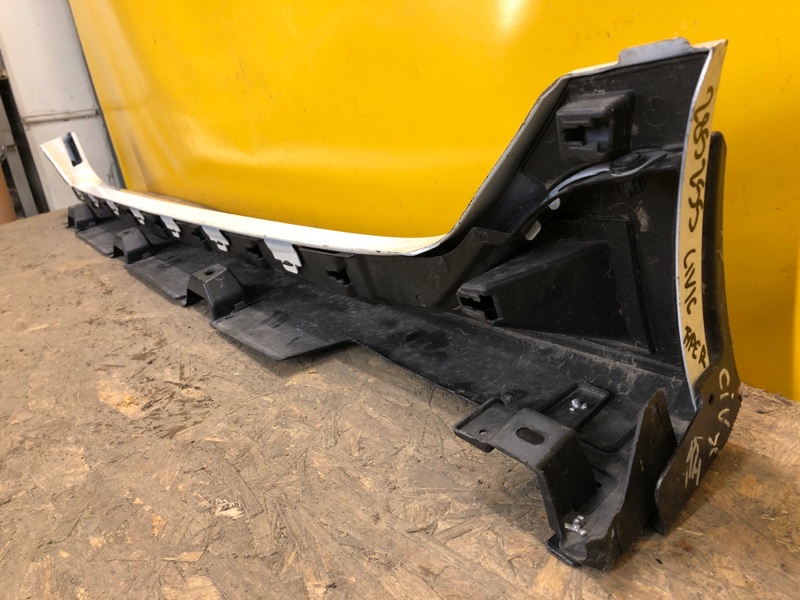 Накладка порога наружная правая HONDA CIVIC FC/FK 15-