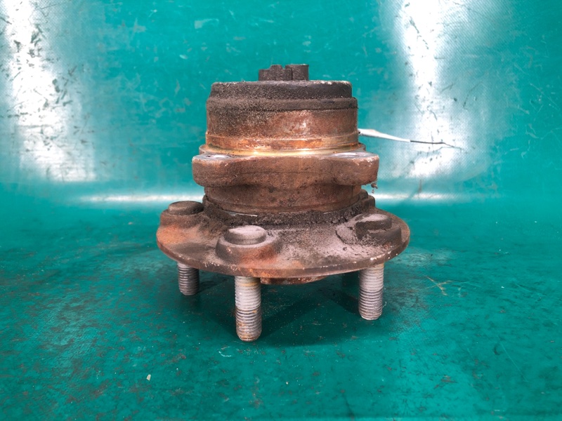 Ступица задняя левая FORD FUSION 14- 2.5L