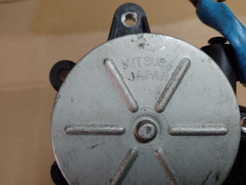 Моторчик стеклоподъемника передний левый SUBARU FORESTER SG 02-07 Моторчик стеклоподъемника передний левый SUBARU FORESTER SG 02-07