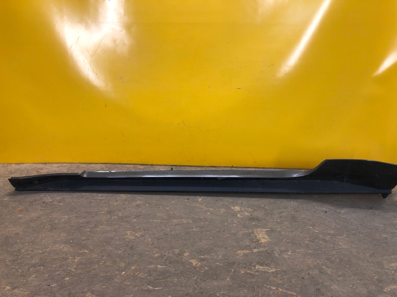 Накладка порога наружная левая FORD MUSTANG 15- FR3B-6310155-A Б/У