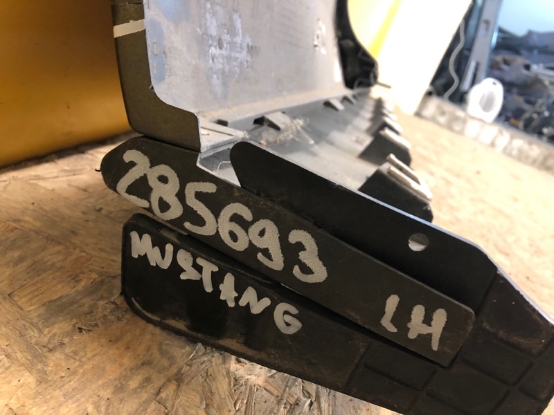 Накладка порога наружная левая FORD MUSTANG 15-