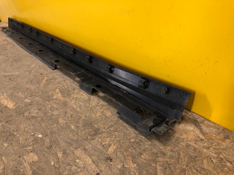 Накладка порога наружная правая RAV4 18-