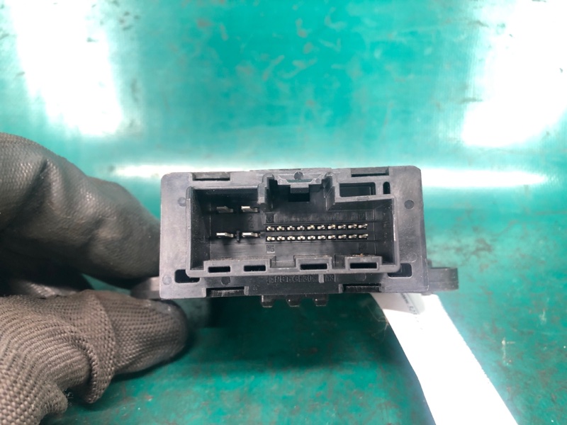 Блок управления дверей задний левый FORD FUSION 14- 2.5L