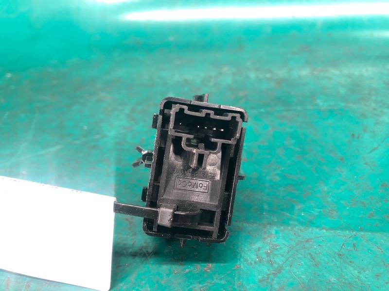 Кнопка стеклоподъемника задняя правая FORD FUSION 14- 2.5L Кнопка стеклоподъемника задняя правая FORD FUSION 14- 2.5L