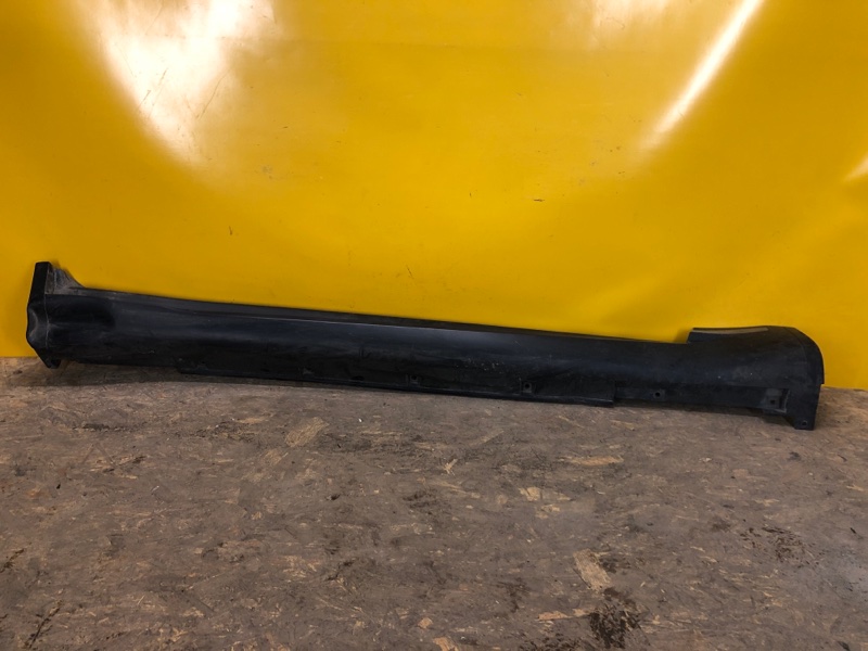 Запчасть накладка порога наружная правая INFINITI FX S50 03-08 76850-1CB0A Б/У Накладка порога наружная правая INFINITI FX S50 03-08 76850-1CB0A Б/У