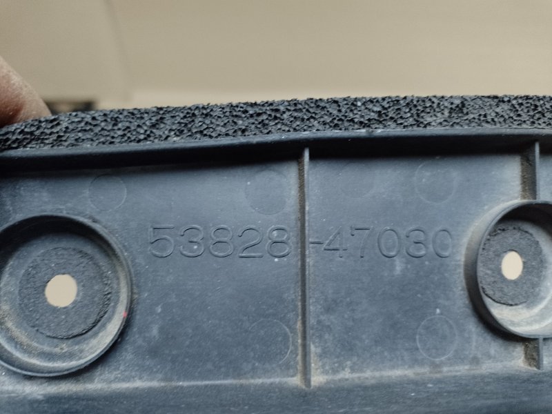 Пыльник крыла передний левый TOYOTA PRIUS - 30 09-17 Пыльник крыла передний левый TOYOTA PRIUS - 30 09-17