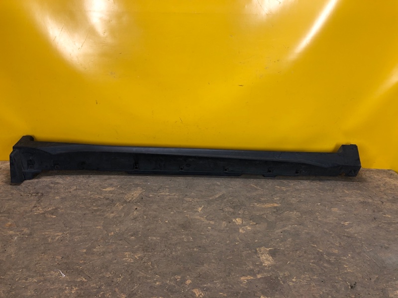 Накладка порога наружная правая NISSAN X-TRAIL/ROGUE T32 13-20 76850-6FR0A Б/У