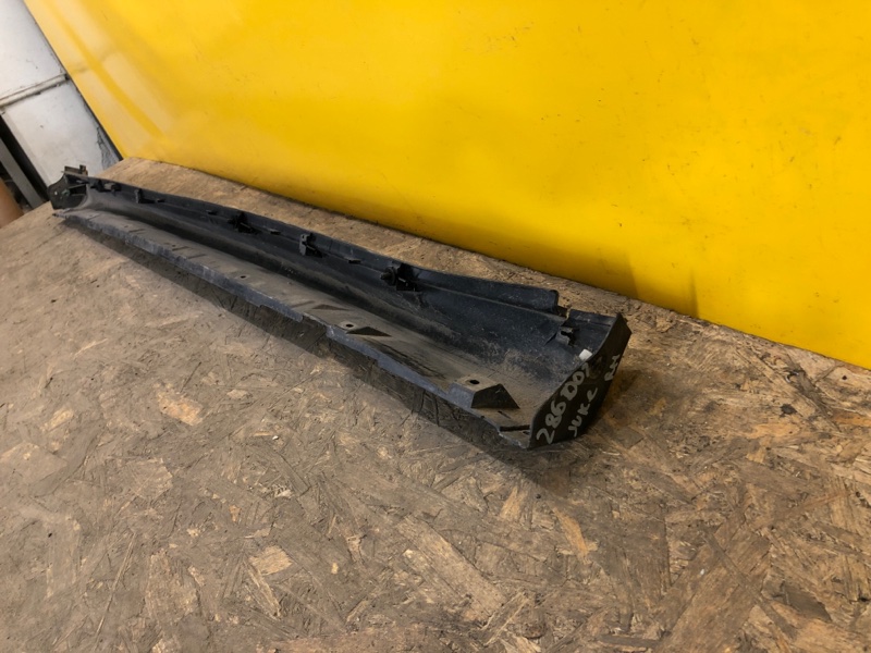 Накладка порога наружная правая JUKE 10-19