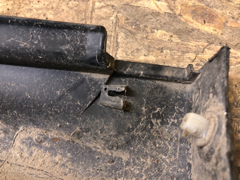 Накладка порога наружная правая JUKE 10-19